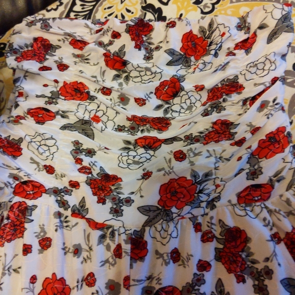 Cute sleeveless Solaris jumpsuit - Picture 4 of 5